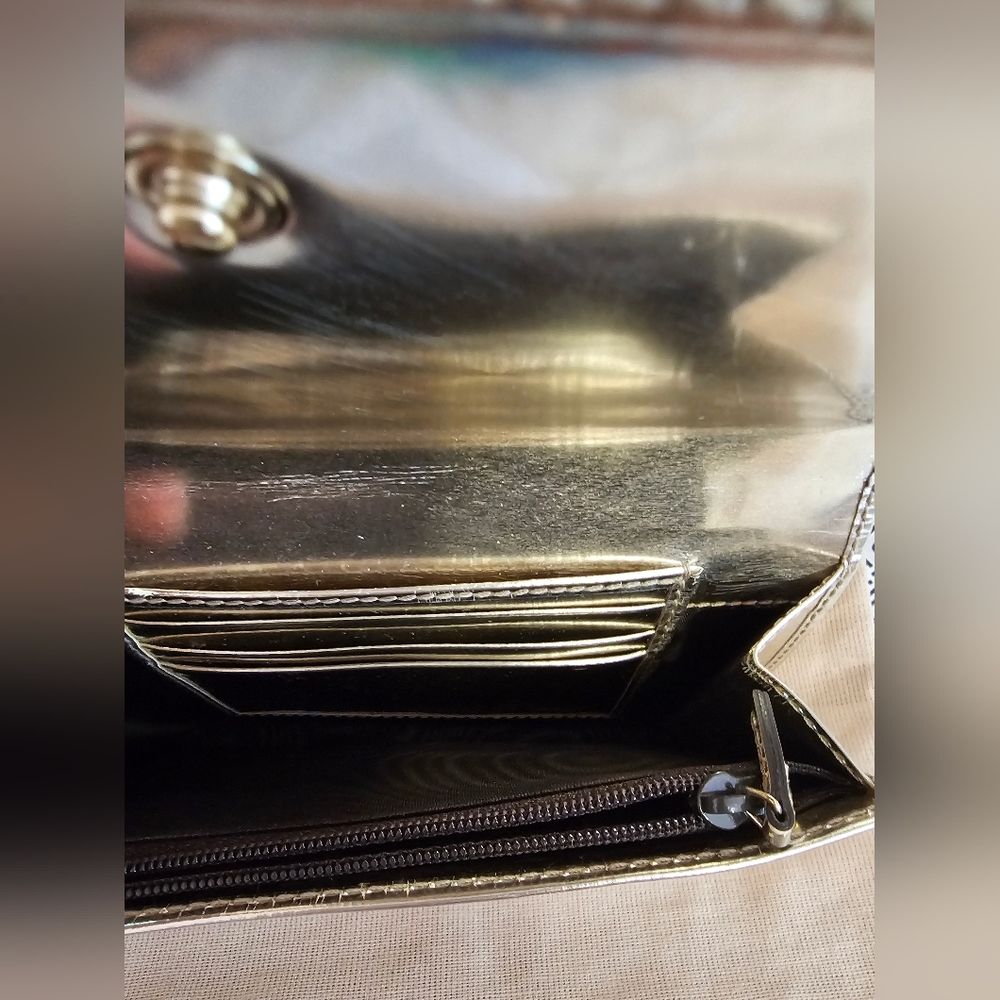 Gucci:RARE White & Silver Wallet w/ COA - Picture 11 of 15